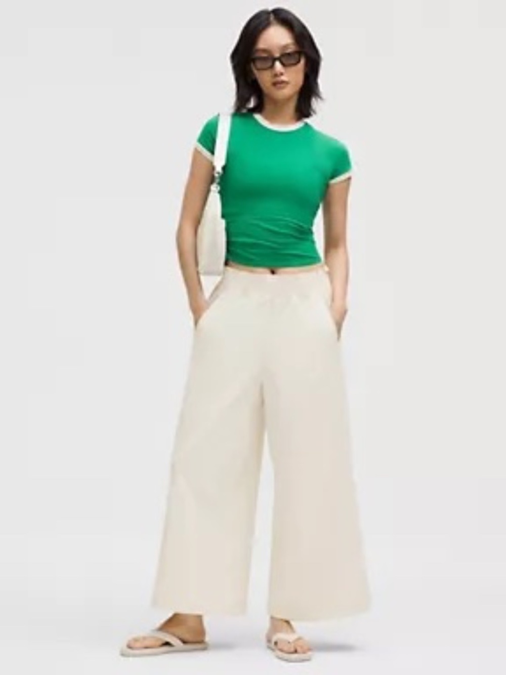 LIKE NEW Lululemon Stretch Woven Ruffle-Waist Wide-Leg Cropped Pan ~ M, Bone